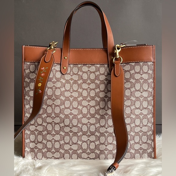💰SOLD - CG974 - Disney X Coach Field Tote 40 in Signature Textile Jacquard - Picture 12 of 16